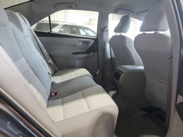4T4BF1FK3GR532692 - 2016 TOYOTA CAMRY LE GRAY photo 10
