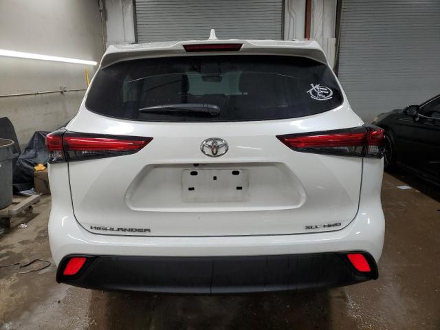 5TDGZRBH5MS084900 - 2021 TOYOTA HIGHLANDER XLE WHITE photo 6