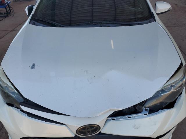 5YFBURHE8JP780287 - 2018 TOYOTA COROLLA L WHITE photo 11