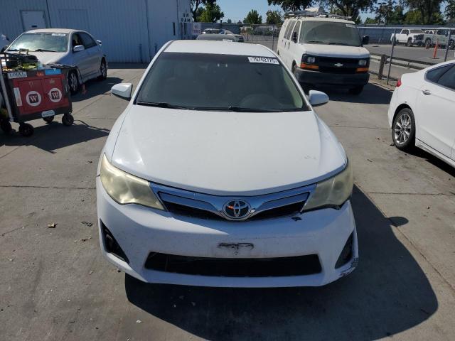 4T1BF1FK9CU558010 - 2012 TOYOTA CAMRY BASE WHITE photo 5