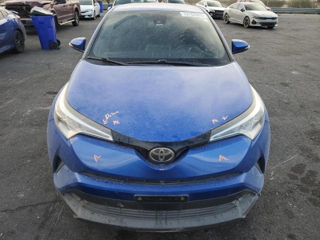 NMTKHMBX3JR001238 - 2018 TOYOTA C-HR XLE أزرق صورة 5