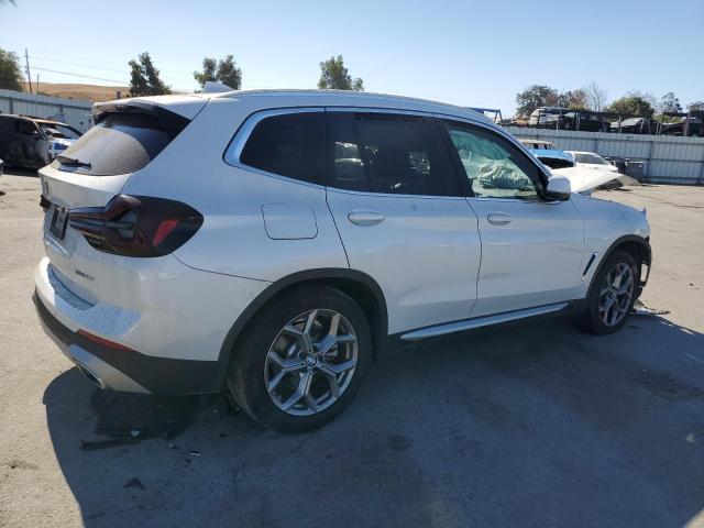 5UX53DP03N9M86377 - 2022 BMW X3 XDRIVE30I WHITE photo 3