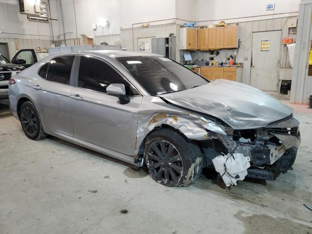 4T1B11HK1JU583640 - 2018 TOYOTA CAMRY L SILVER photo 4