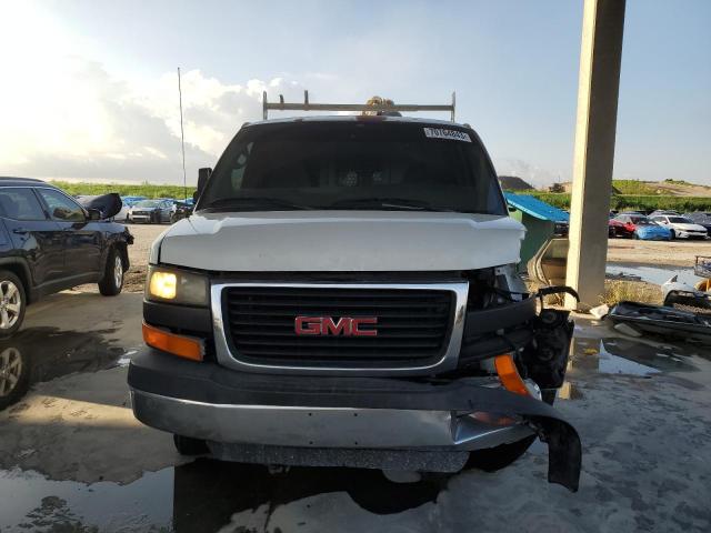 1GTGG29CX91102870 - 2009 GMC SAVANA G2500 WHITE photo 5