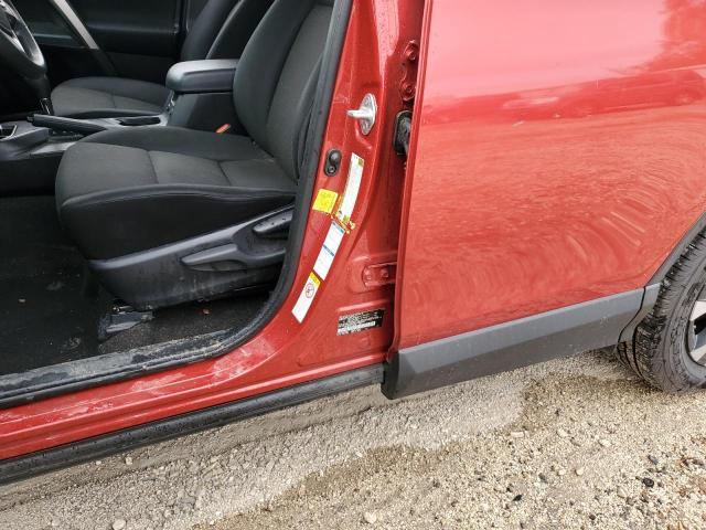 JTMBFREV6HJ126675 - 2017 TOYOTA RAV4 LE 红色 照片 13