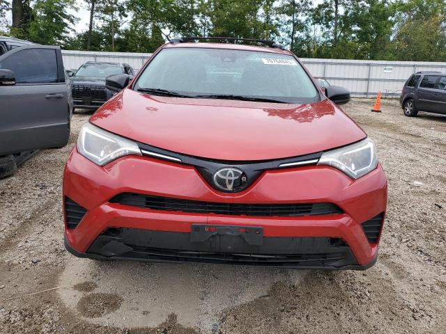 JTMBFREV6HJ126675 - 2017 TOYOTA RAV4 LE 红色 照片 5