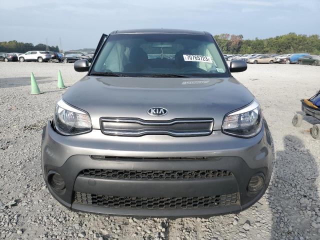 KNDJN2A22K7661038 - 2019 KIA SOUL GRAY photo 5