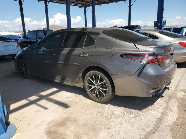 4T1G31AK7PU615428 - 2023 TOYOTA CAMRY SE NIGHT SHADE GRAY photo 2