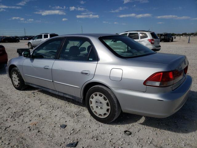 1HGCG665X2A070831 - 2002 HONDA ACCORD LX SILVER photo 2