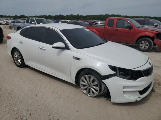 5XXGT4L35JG252930 - 2018 KIA OPTIMA LX WHITE photo 4