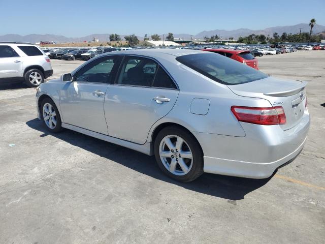 4T1BK46K47U044133 - 2007 TOYT CAMRY LE SILVER photo 2