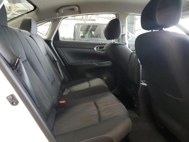 3N1AB7AP5JY262402 - 2018 NISSAN SENTRA S 白色 照片 10