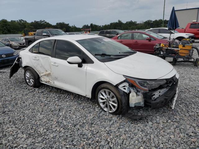 JTDVPMAE2MJ178804 - 2021 TOYOTA COROLLA LE WHITE photo 4