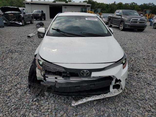 JTDVPMAE2MJ178804 - 2021 TOYOTA COROLLA LE WHITE photo 5