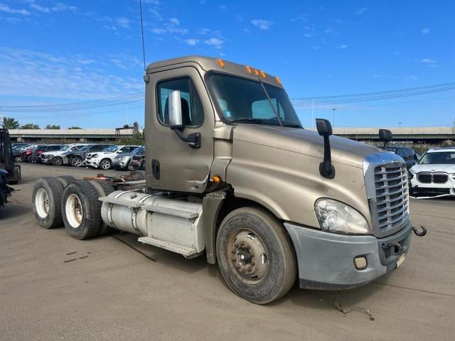 1FUJGECV27LYG1184 - 2007 FREIGHTLINER CASCADIA BROWN photo 1