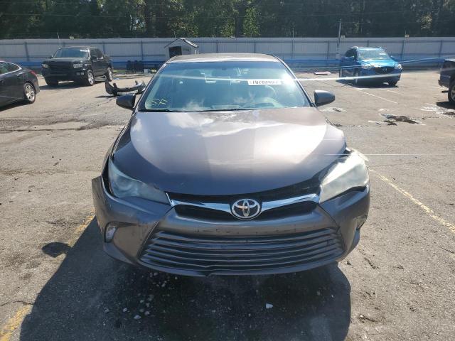 4T1BF1FK3HU336439 - 2017 TOYOTA CAMRY LE 灰色 照片 5