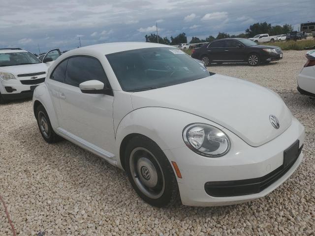 3VWHX7AT5CM659447 - 2012 VOLKSWAGEN BEETLE WHITE photo 4