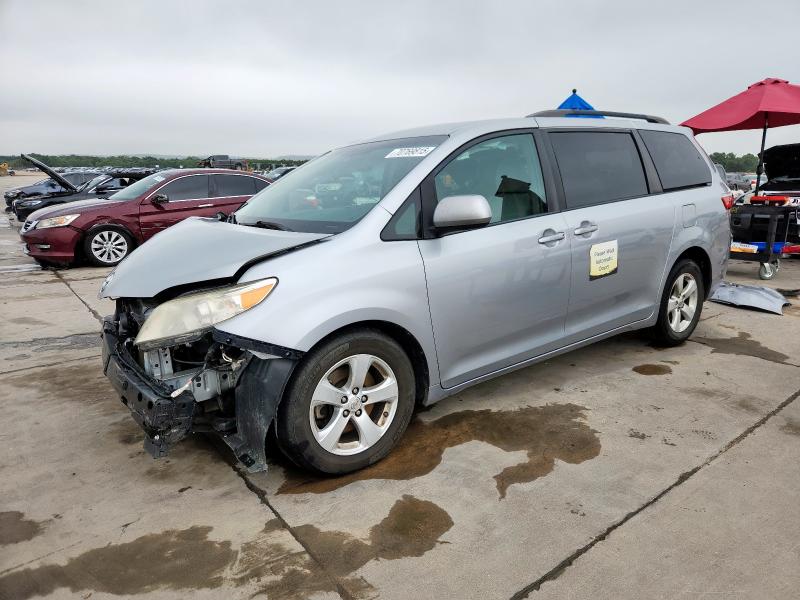 2016 TOYOTA SIENNA LE, null