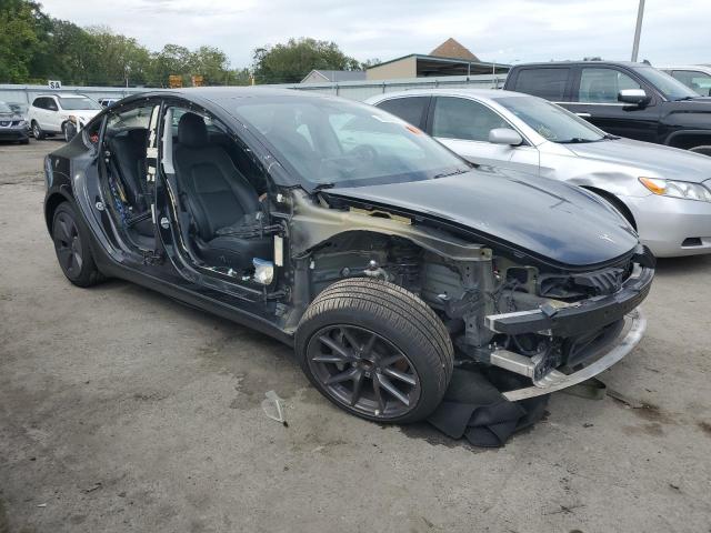 5YJ3E1EAXMF907075 - 2021 TESLA MODEL 3 Чорний фото 4