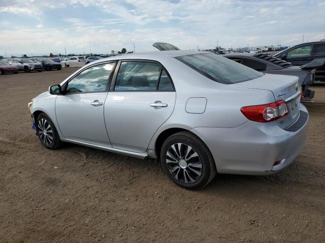 5YFBU4EE8CP065598 - 2012 TOYOTA COROLLA BASE فضي صورة 2