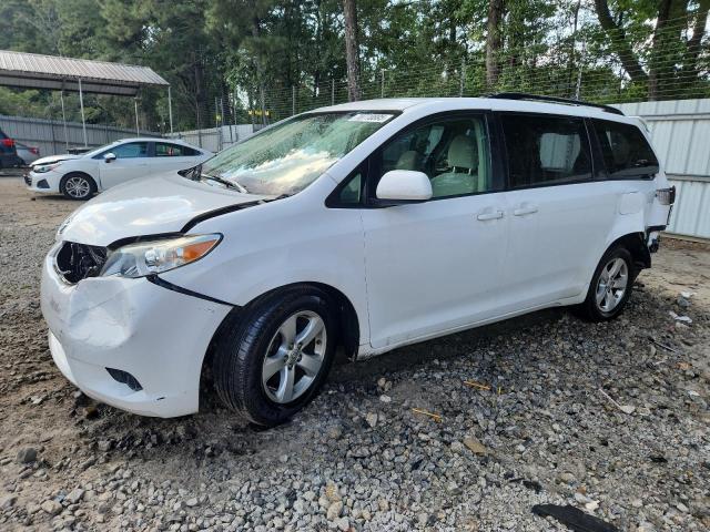 2017 TOYOTA SIENNA LE, 