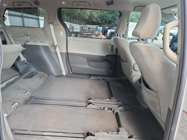 5TDKZ3DC7HS781600 - 2017 TOYOTA SIENNA LE WHITE photo 11