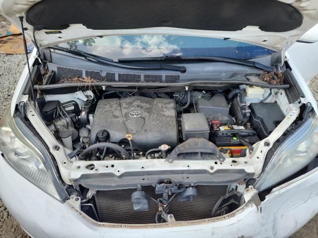 5TDKZ3DC7HS781600 - 2017 TOYOTA SIENNA LE WHITE photo 12