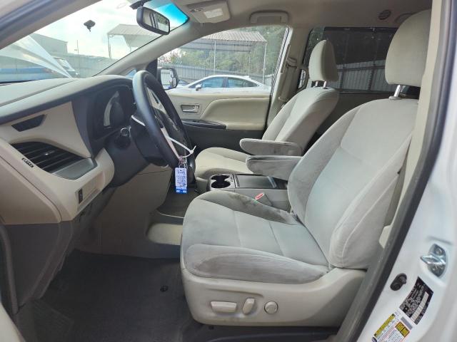 5TDKZ3DC7HS781600 - 2017 TOYOTA SIENNA LE WHITE photo 7