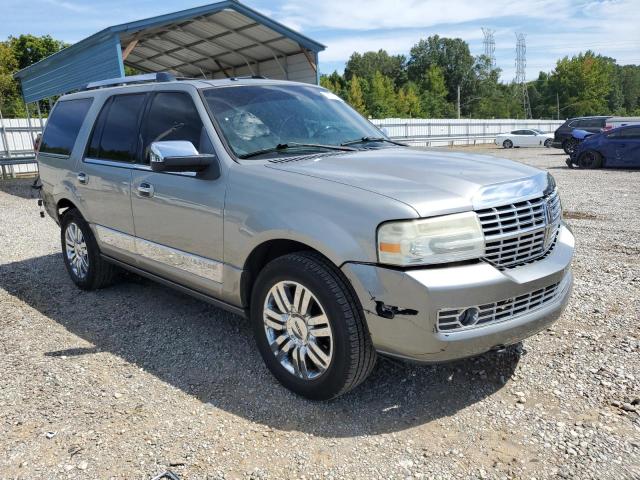 5LMFU28508LJ13962 - 2008 LINCOLN NAVIGATOR SILVER photo 4