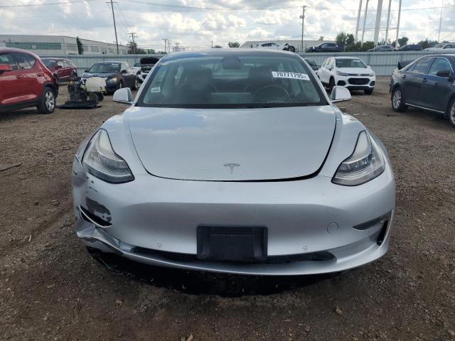5YJ3E1EA2JF011610 - 2018 TESLA MODEL 3 SILVER photo 5