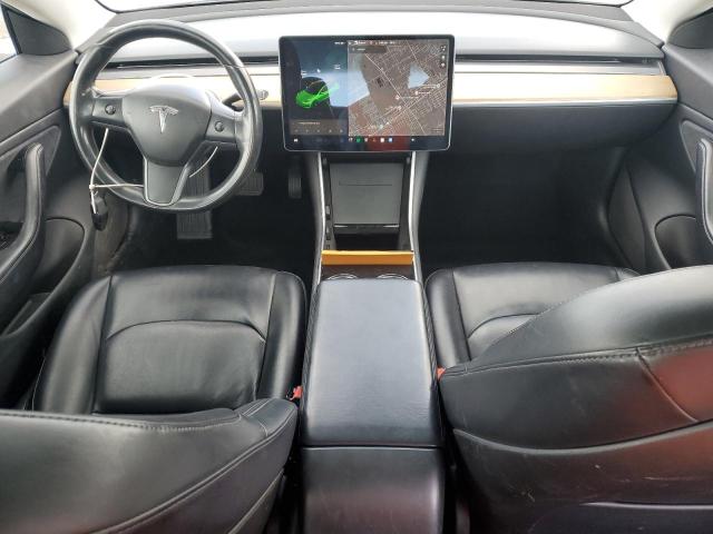 5YJ3E1EA2JF011610 - 2018 TESLA MODEL 3 SILVER photo 8