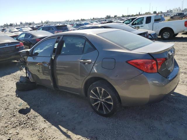 5YFBURHE6HP705064 - 2017 TOYOTA COROLLA L GRAY photo 2