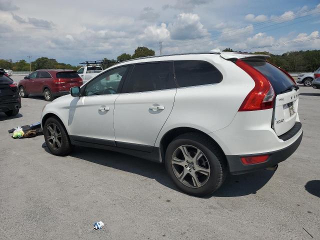 YV4902DZ6D2447113 - 2013 VOLVO XC60 T6 WHITE photo 2
