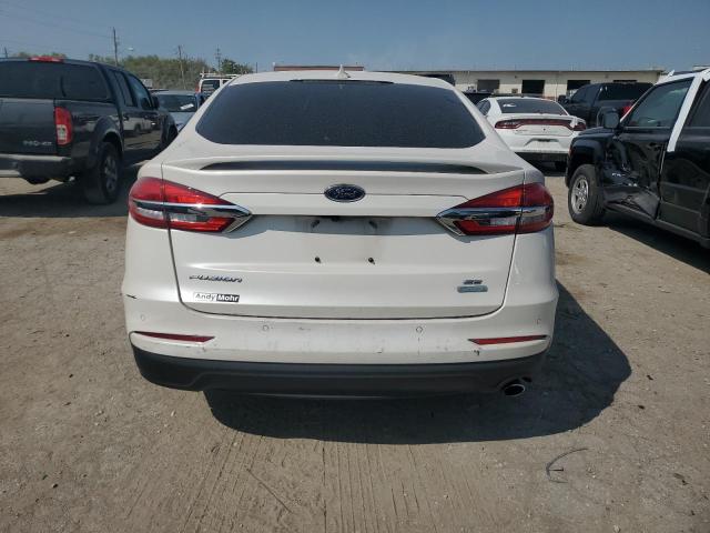 3FA6P0HD5KR282285 - 2019 FORD FUSION SE WHITE photo 6