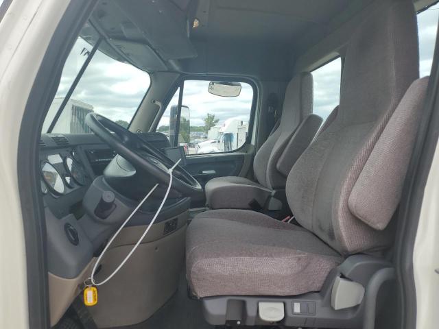 3AKBGADV0HSJH7862 - 2017 FREIGHTLINER CASCADIA 1 WHITE photo 5