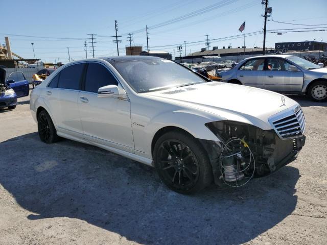 WDDNG7DB4CA475421 - 2012 MERCEDES-BENZ S 550 WHITE photo 4