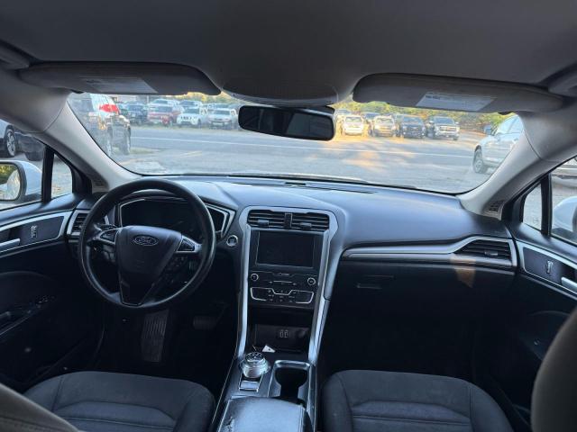 3FA6P0HD0KR203394 - 2019 FORD FUSION SE 白色 照片 7