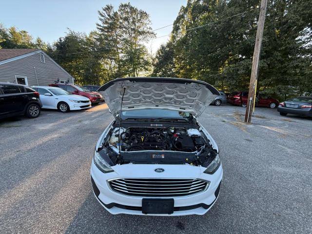3FA6P0HD0KR203394 - 2019 FORD FUSION SE 白色 照片 9