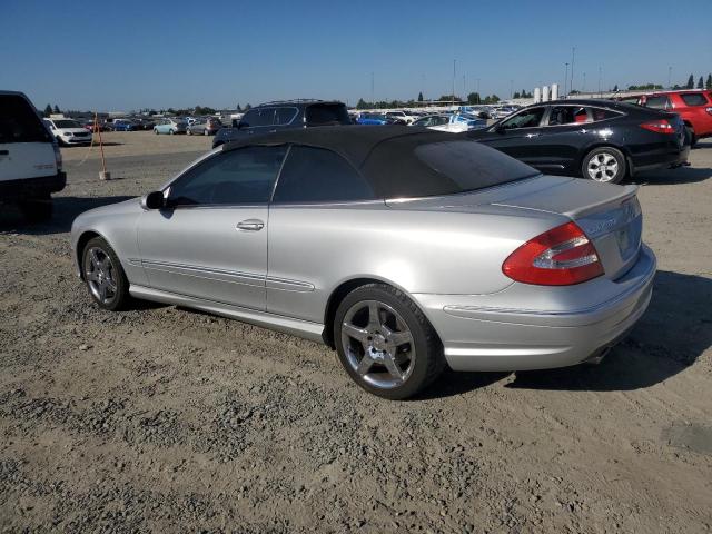 WDBTK75J95F147003 - 2005 MERCEDES-BENZ CLK 500 银色 照片 2