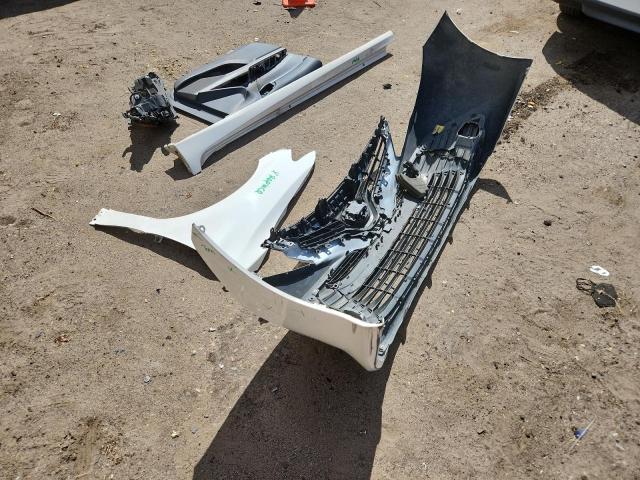 4T1B11HK4JU103932 - 2018 TOYOTA CAMRY L WHITE photo 12