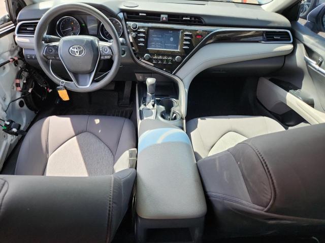 4T1B11HK4JU103932 - 2018 TOYOTA CAMRY L WHITE photo 8