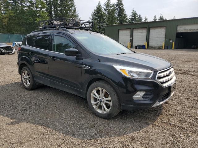 1FMCU0GD4JUC91389 - 2018 FORD ESCAPE SE შავი ფოტო 4