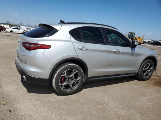ZASFAKPN5J7B93959 - 2018 ALFA ROMEO STELVIO SPORT Серебристый фото 3