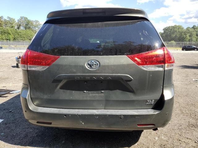 5TDDK3DC9BS017106 - 2011 TOYOTA SIENNA XLE GREEN photo 6
