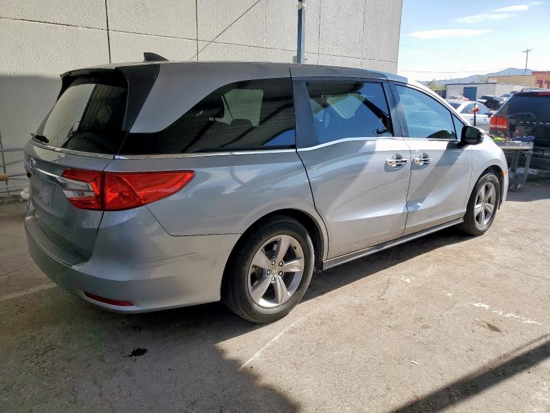 5FNRL6H73JB020135 - 2018 HONDA ODYSSEY EXL فضي صورة 3