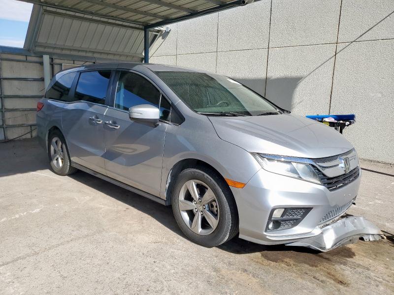 5FNRL6H73JB020135 - 2018 HONDA ODYSSEY EXL فضي صورة 4