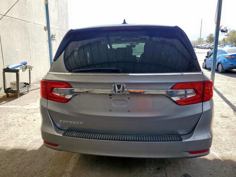 5FNRL6H73JB020135 - 2018 HONDA ODYSSEY EXL فضي صورة 6