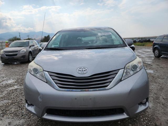 5TDYK3DC6CS246538 - 2012 TOYOTA SIENNA XLE SILVER photo 5
