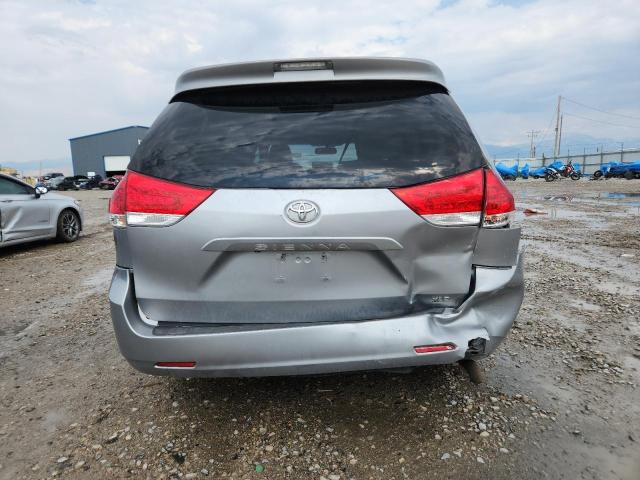 5TDYK3DC6CS246538 - 2012 TOYOTA SIENNA XLE SILVER photo 6