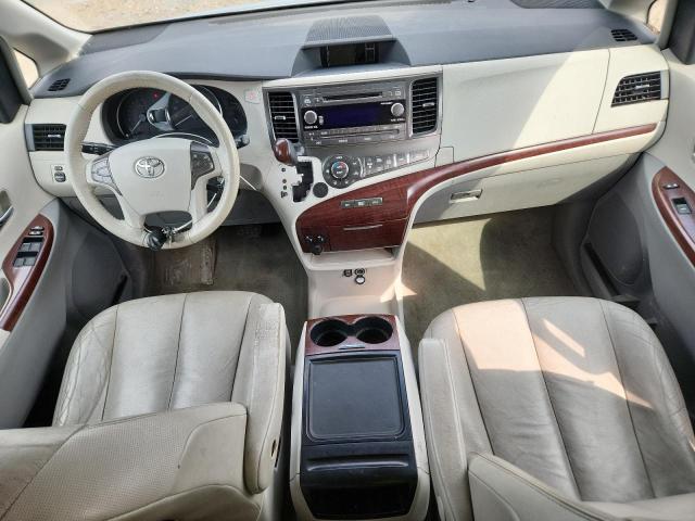 5TDYK3DC6CS246538 - 2012 TOYOTA SIENNA XLE SILVER photo 8